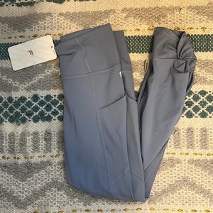 Fabletics oasis twist 7/8 leggings small